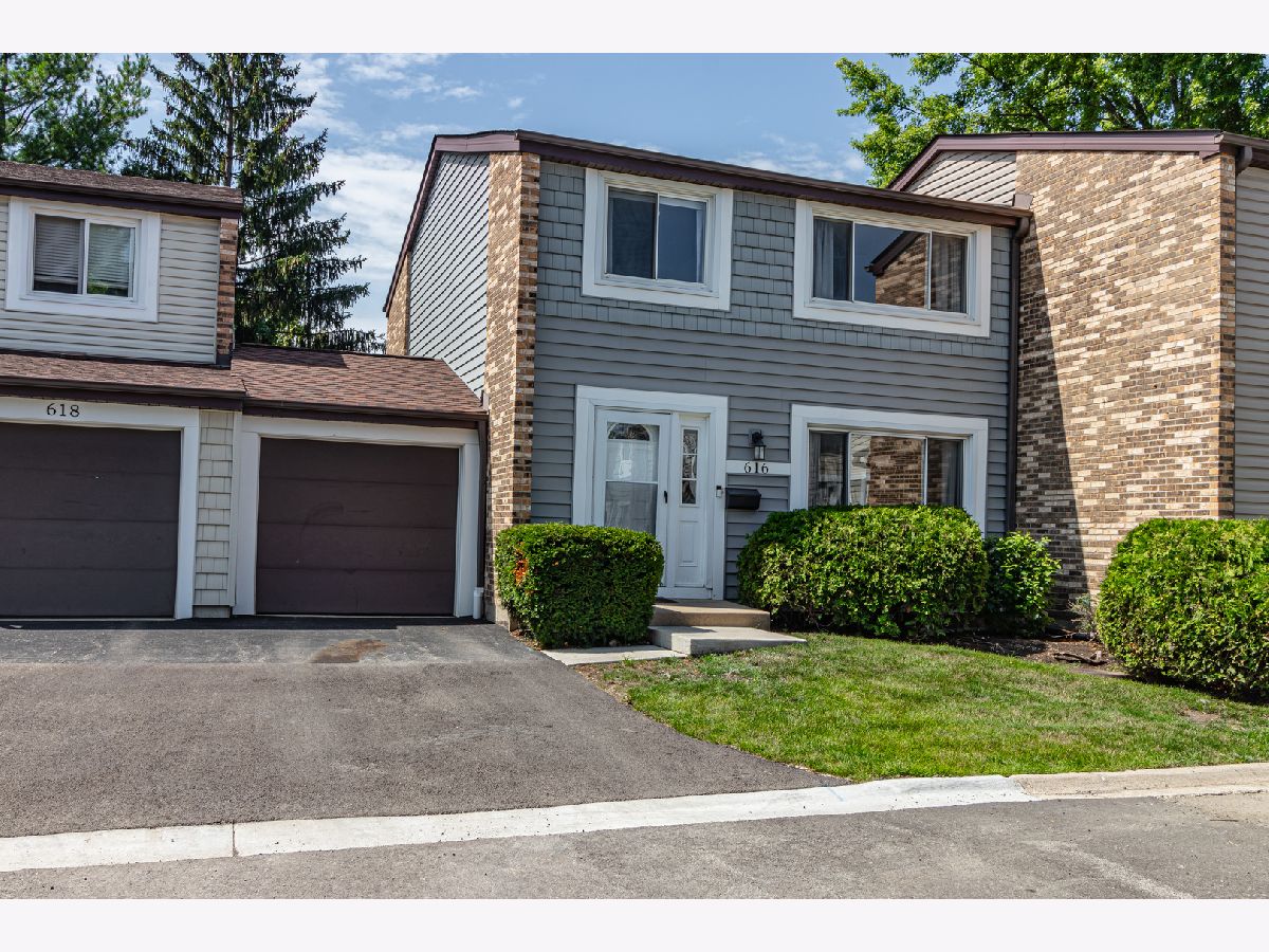 Townhomes Sold Lakeside Villas Wheeling Illinois, 616 Ivy