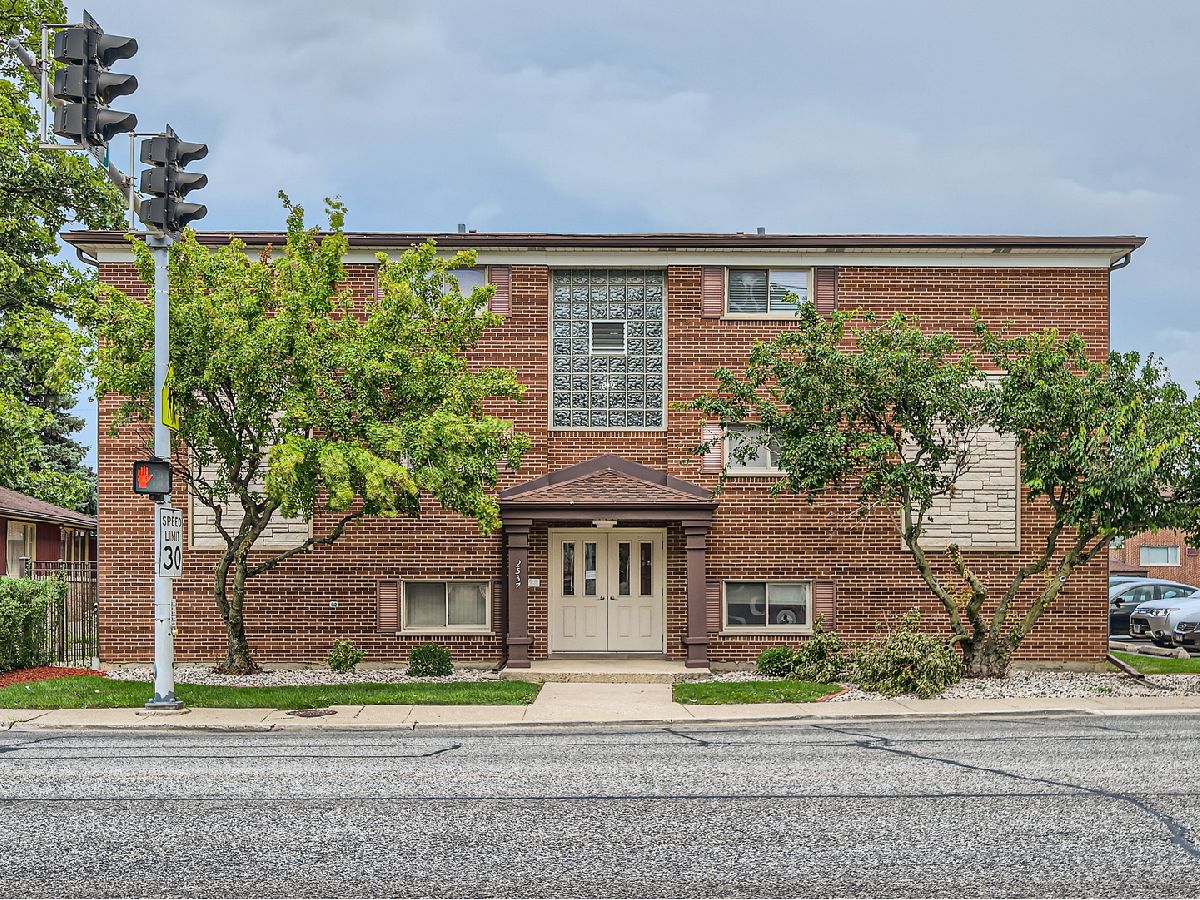 Condominiums & Homes Sold Thatcher Woods River Grove Illinois, 2537 Thatcher