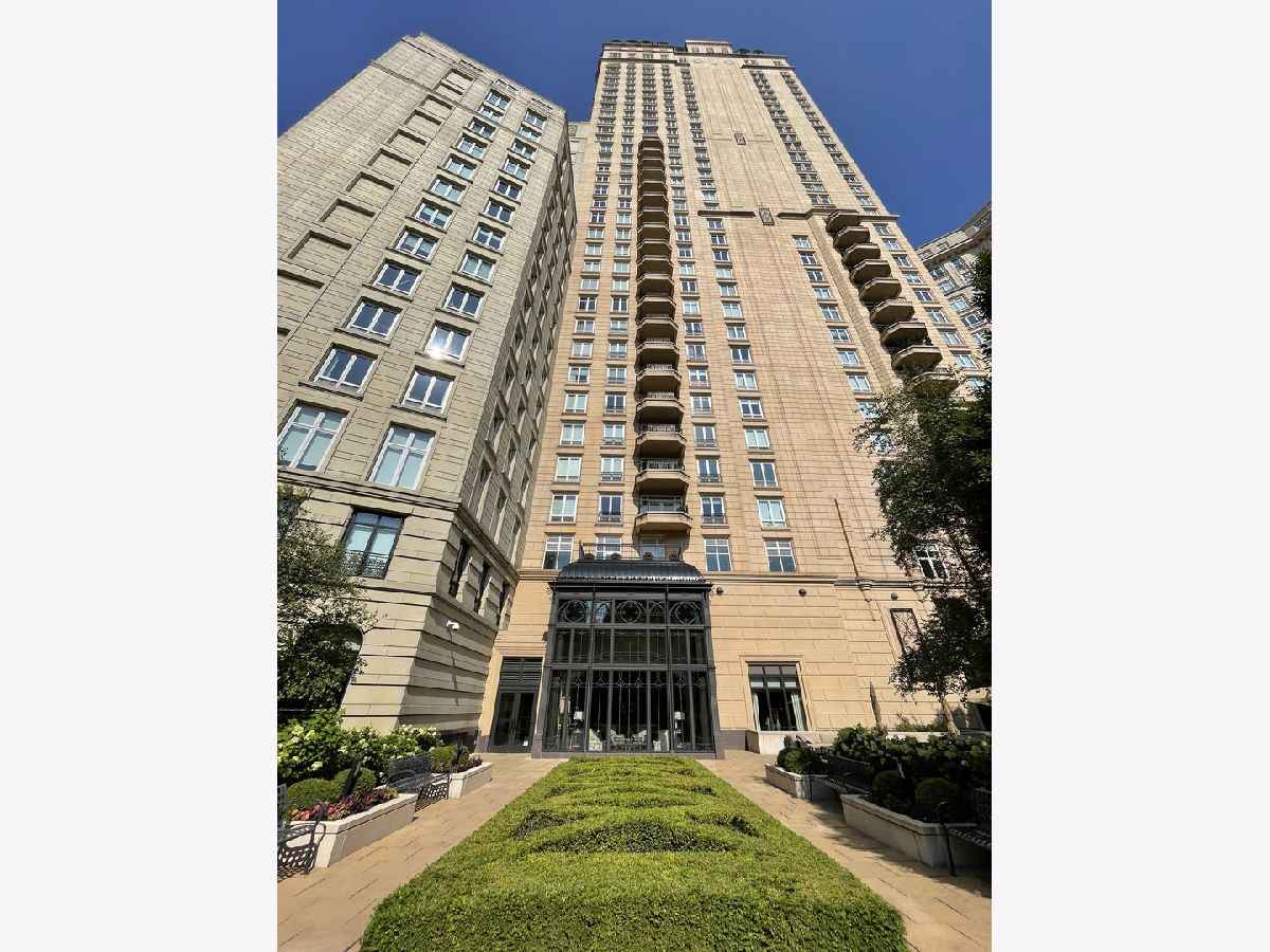Condominiums Sold Lincoln Park 2550 Chicago Illinois, 2550 Lakeview