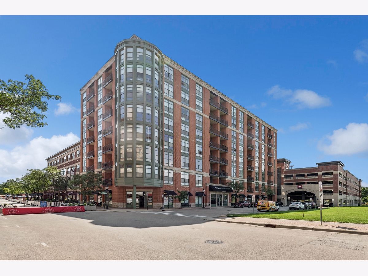 Condominiums Sold Metropolis Arlington Heights Illinois, 1 Highland