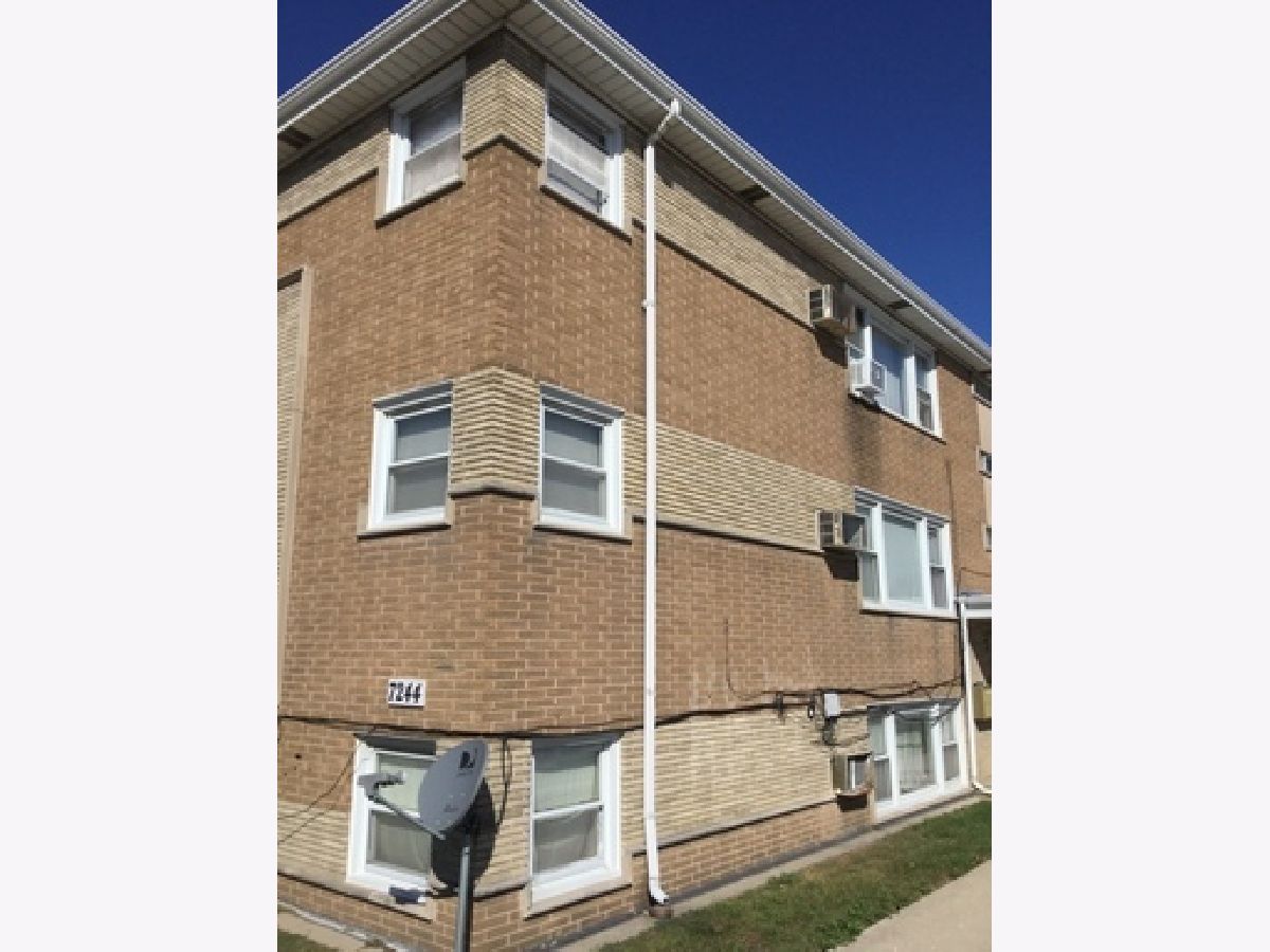 Rented Summit Illinois, 7244 Archer