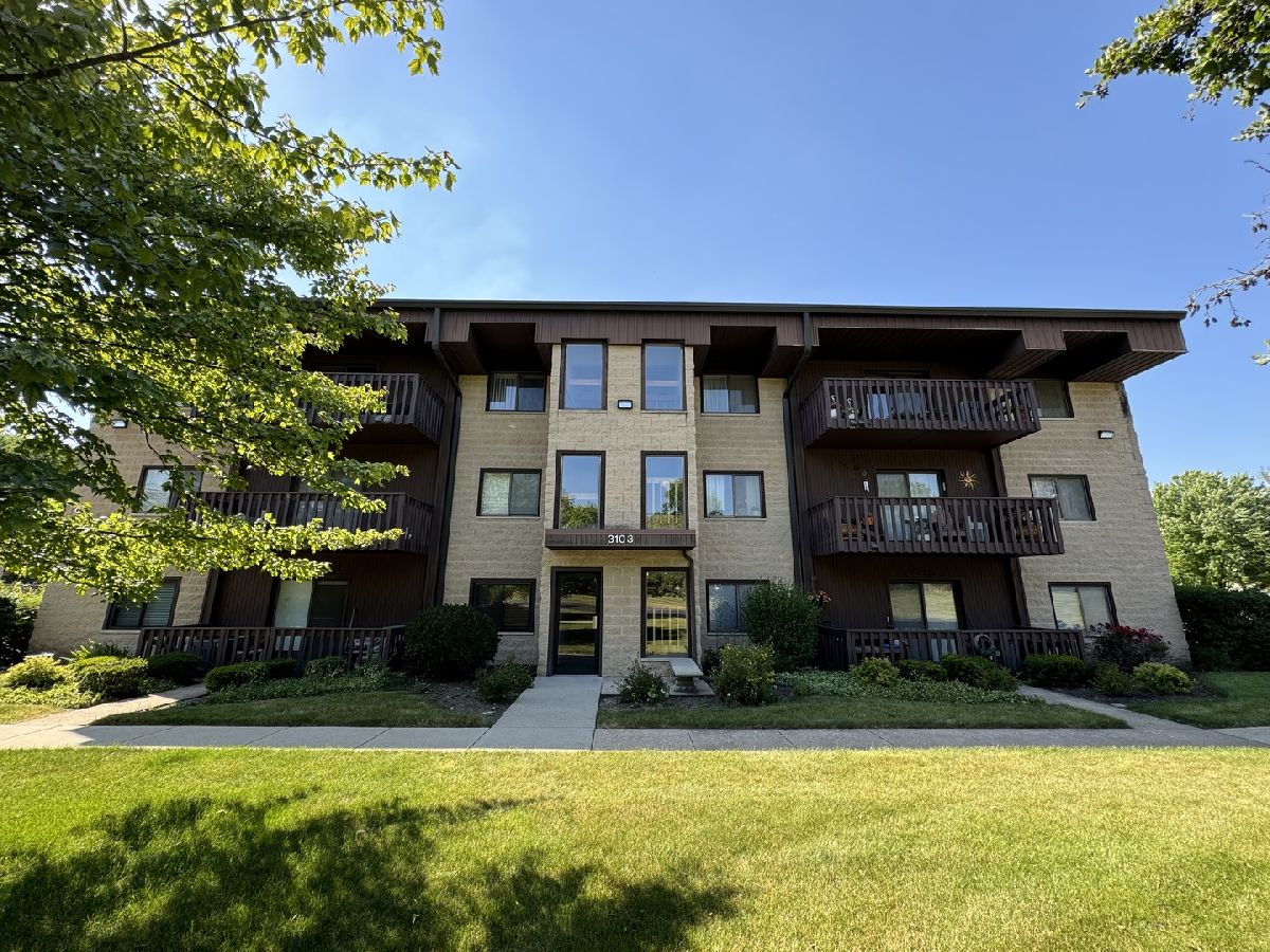 Condominiums & Homes Sold Woodland Terrace Joliet Illinois, 3103 Ingalls