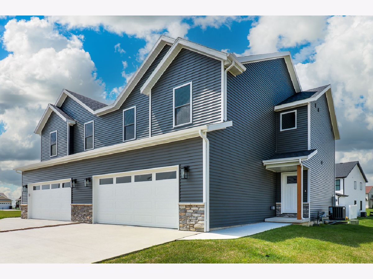 Condos & Townhomes & Homes Sold Prairie Meadows Heyworth Illinois, 401 Jenny