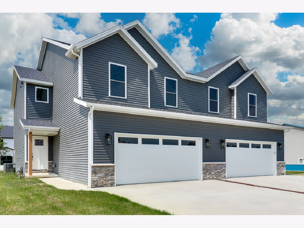 Condos & Townhomes & Homes Sold Prairie Meadows Heyworth Illinois, 401 Jenny