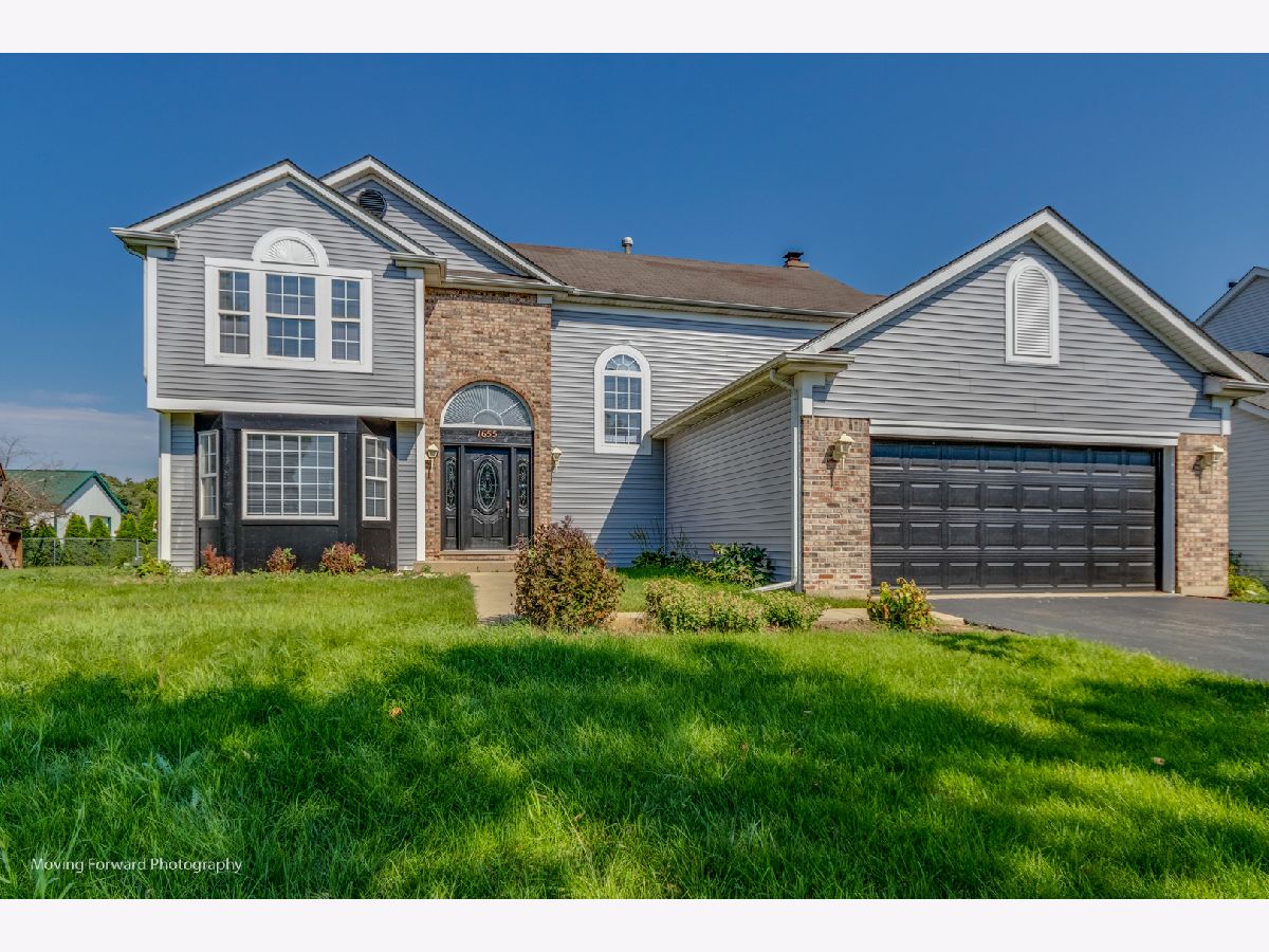  Rented West Chicago Illinois, 1655 Whispering Oaks