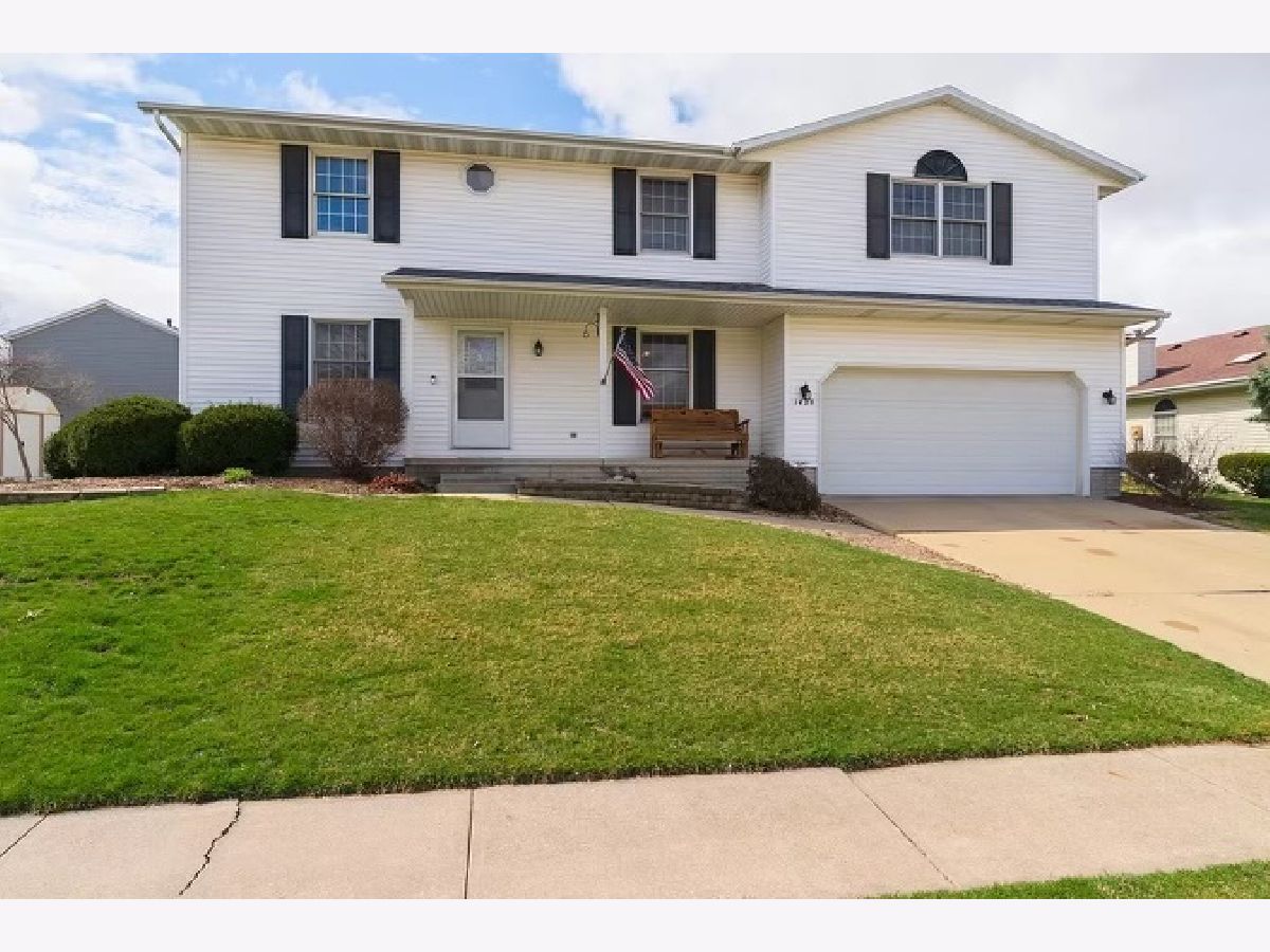 Homes & Condos & Townhomes Sold Highlands Bloomington Illinois, 1420 Mill Creek