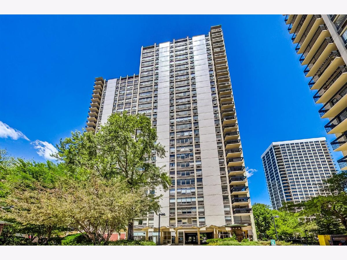 Condominiums Sold Cummings House Chicago Illinois, 1360 Sandburg
