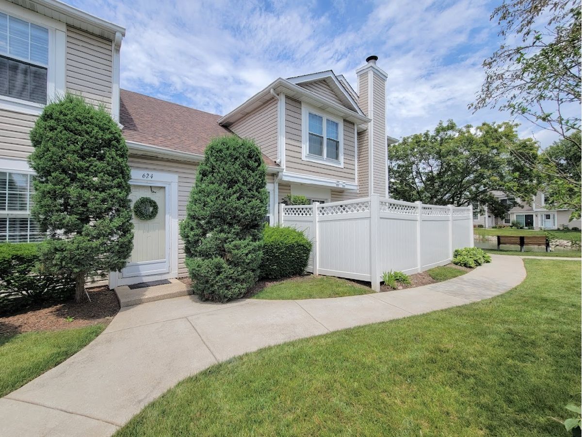 Townhomes & Condos Sold Le Parc Buffalo Grove Illinois, 624 Le Parc