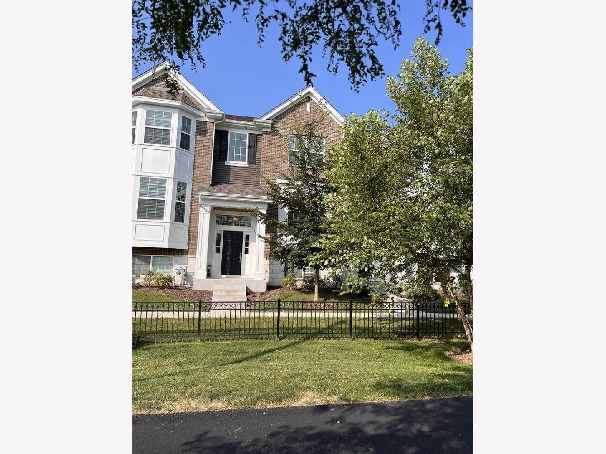 Townhomes Rented Emerson Park Naperville Illinois, 4322 Monroe