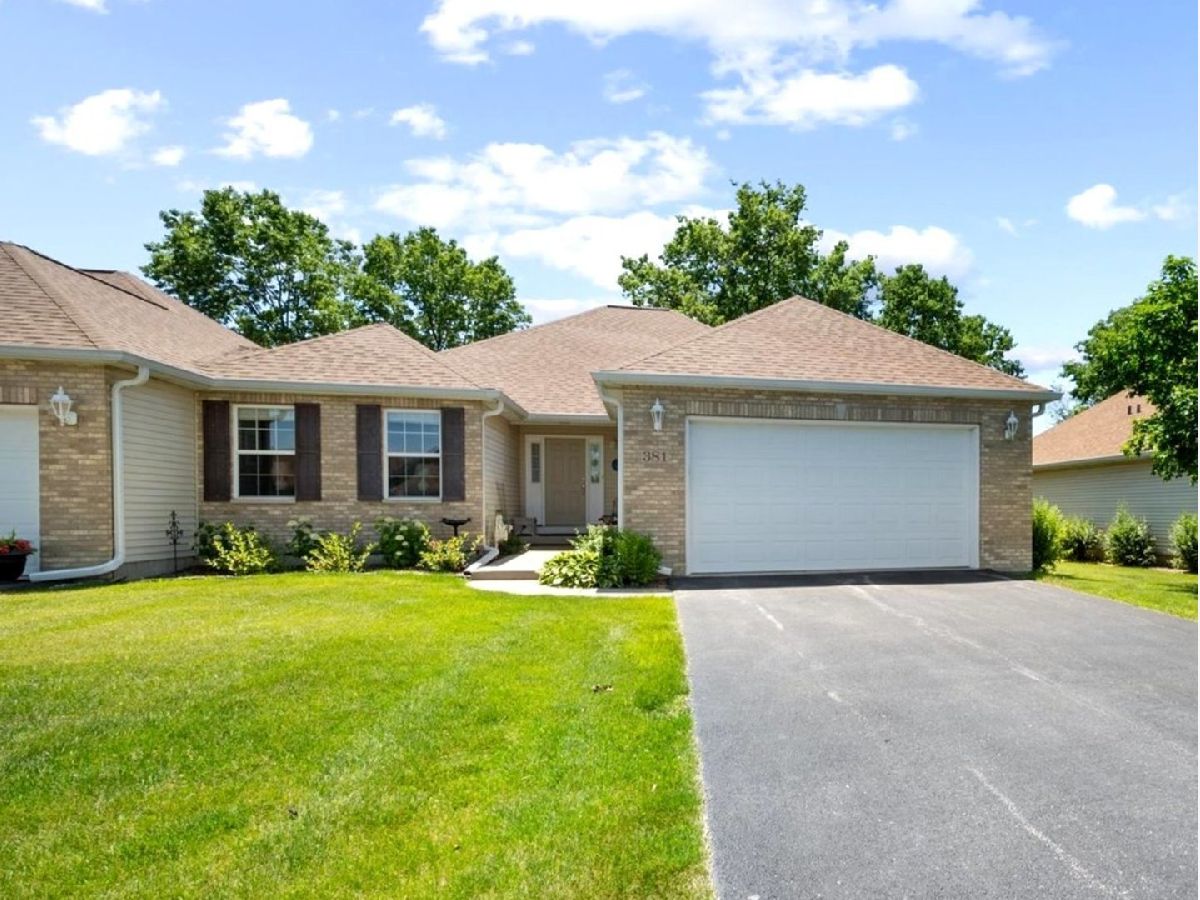 Townhomes Sold Prairie Garden Yorkville Illinois, 381 Garden