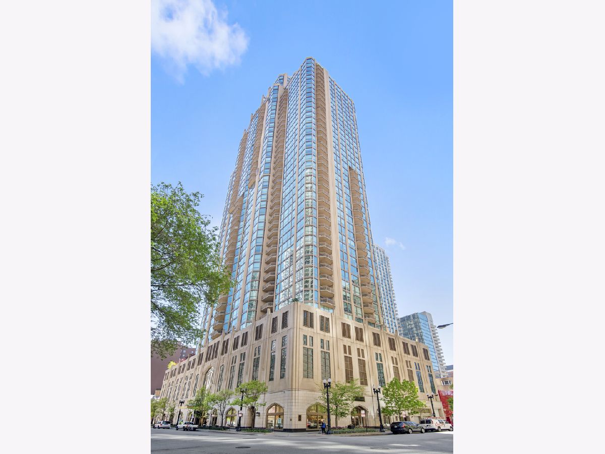 Condominiums Sold The Pinnacle Chicago Illinois, 21 Huron