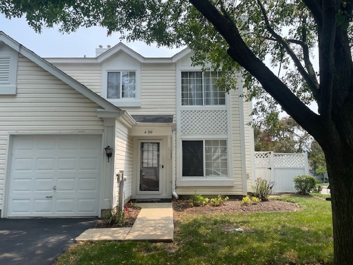 Townhomes & Condos Rented Liberty Square Aurora Illinois, 430 Yorktown