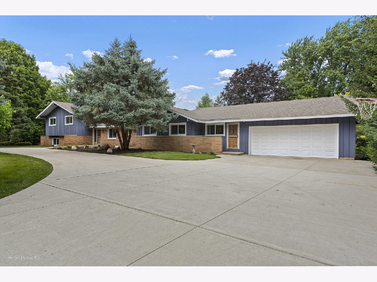 Homes Sold Bull Creek Libertyville Illinois, 1318 Country