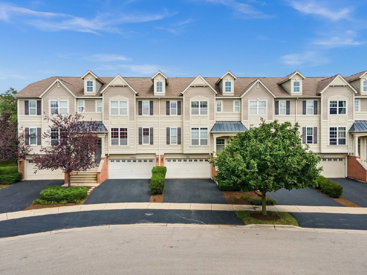 Townhomes Sold Yorkshire Square Aurora Illinois, 3385 Bradbury