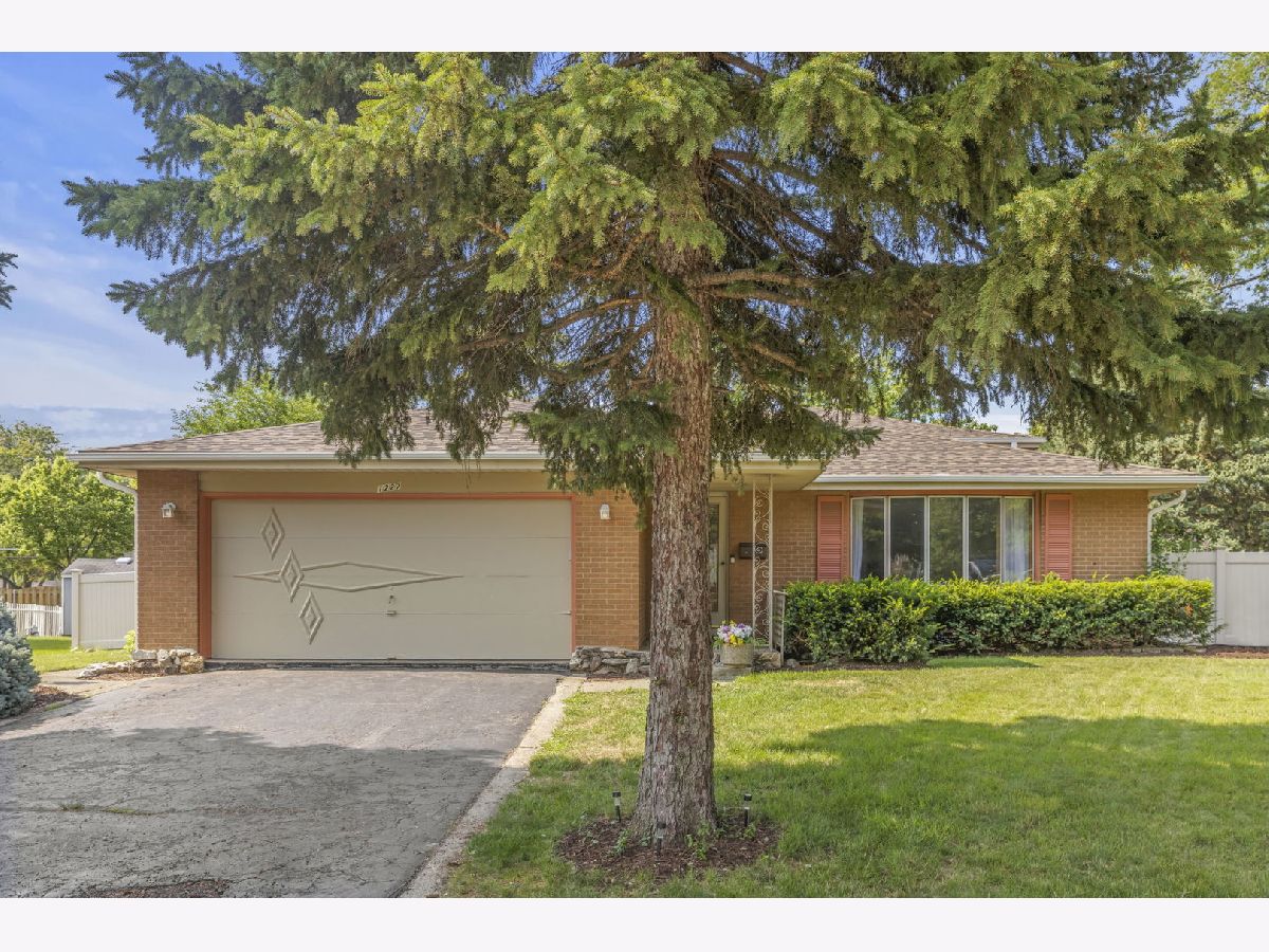 Homes Sold Sunset Heights Mount Prospect Illinois, 1227 Glenn