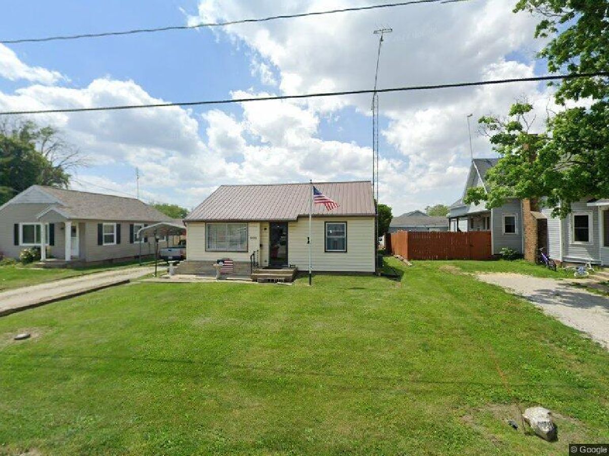  Sold Shelbyville Illinois, 608 Douglas
