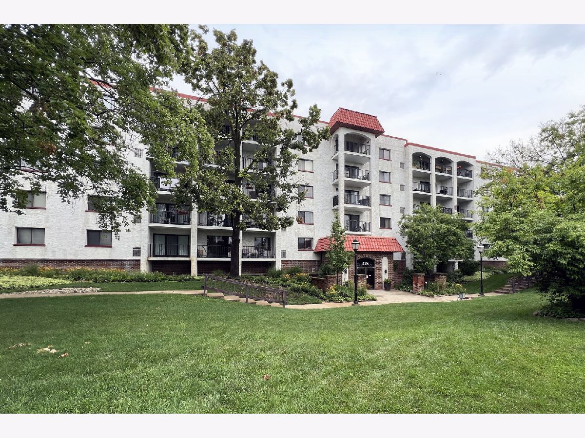 Condominiums Sold Plum Creek Wheeling Illinois, 475 Plum Creek