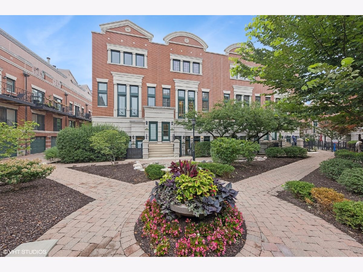 Townhomes Sold The Pointe Chicago Illinois, 2036 Sedgwick