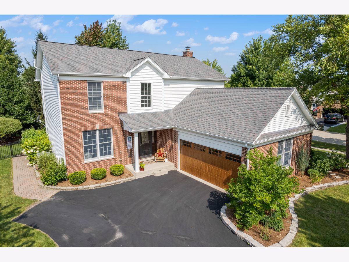Homes & Condos & Townhomes Sold Manchester Lakes Estates Algonquin Illinois, 2 Charminster