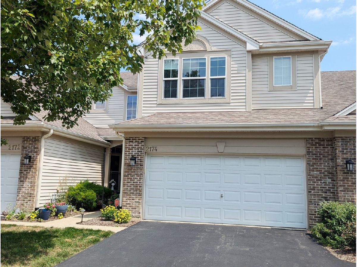 Townhomes & Condos & Homes Rented Fox Highlands Yorkville Illinois, 2174 Muirfield