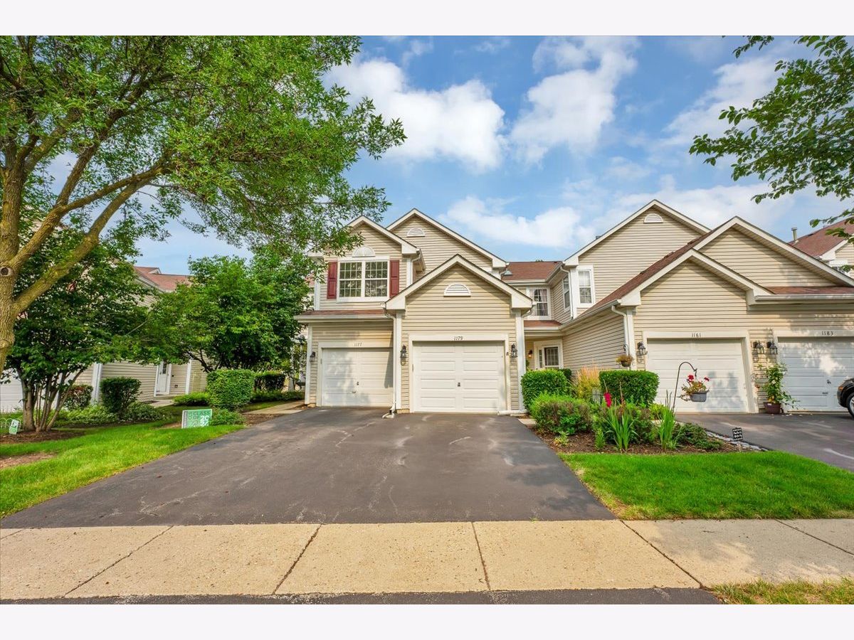 Townhomes & Condos Sold North Star Lake In The Hills Illinois, 1179 Heartland Gate