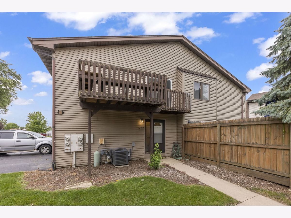 Condos & Townhomes & Homes Sold Woodgate Sycamore Illinois, 1707 Cedarbrook