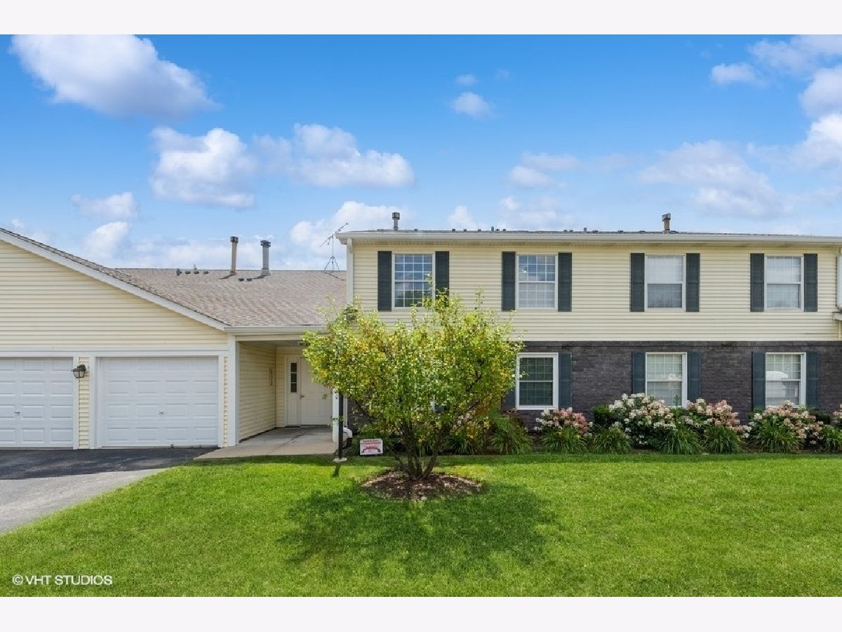 Condominiums Sold Hearthwood Farms Bartlett Illinois, 327 Newport