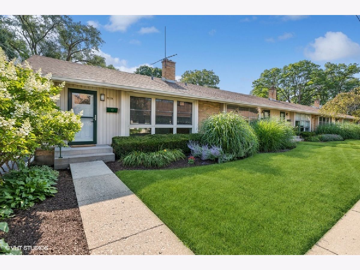 Townhomes Sold Bryton Square Libertyville Illinois, 922 Milwaukee