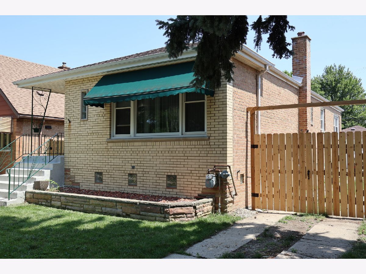Homes & Condominiums Sold Clear Ridge Chicago Illinois, 6233 Merrimac