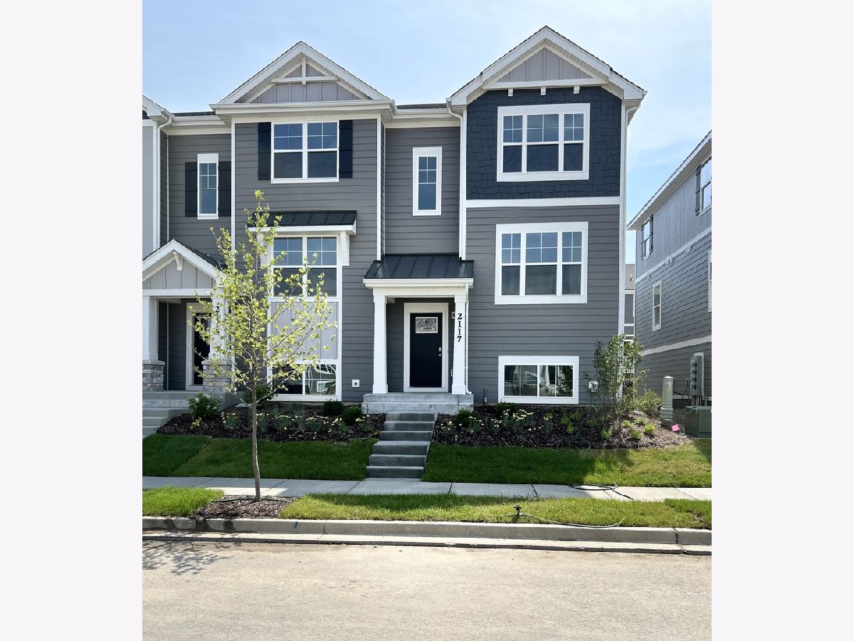 Condos & Townhomes Rented The Townes At Oak Creek Mundelein Illinois, 2117 Yellowstone