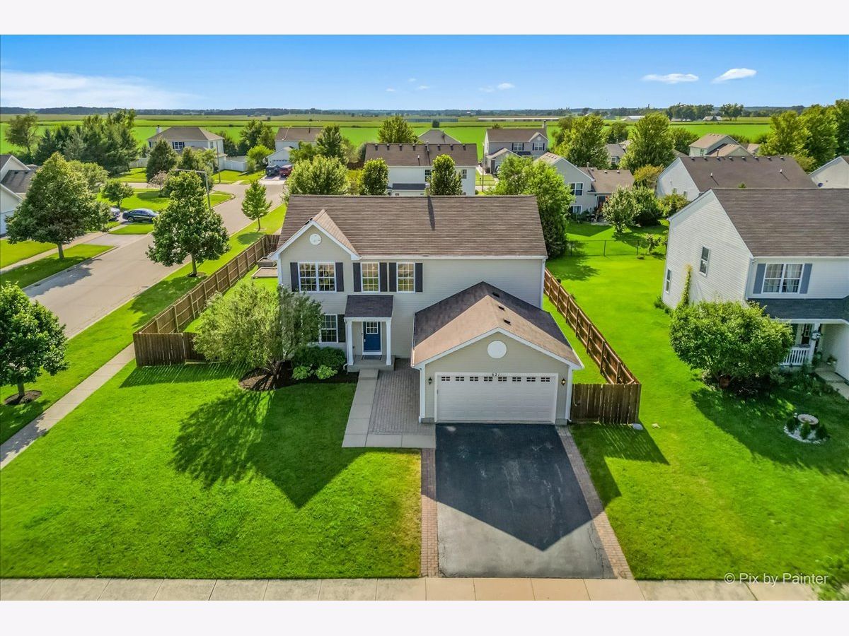 Condominiums & Homes Sold Woods Of Countrybrook Harvard Illinois, 621 Meadow