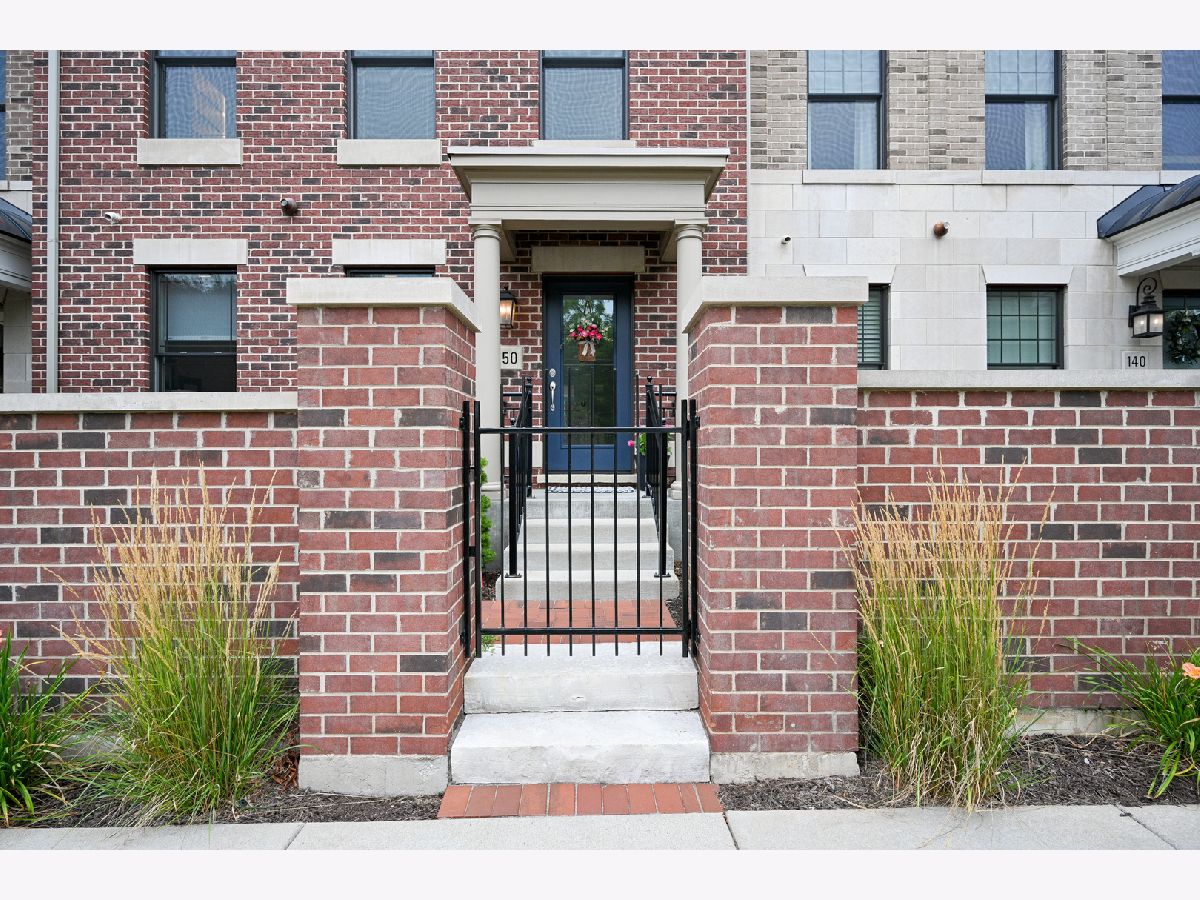 Condos & Townhomes Sold Courthouse Square Wheaton Illinois, 150 Washington