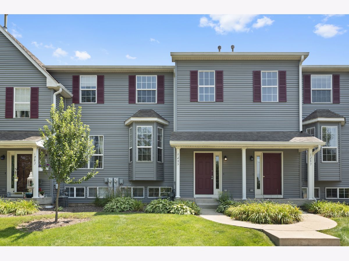 Townhomes & Homes Sold Fox Hill Yorkville Illinois, 1285 Chestnut