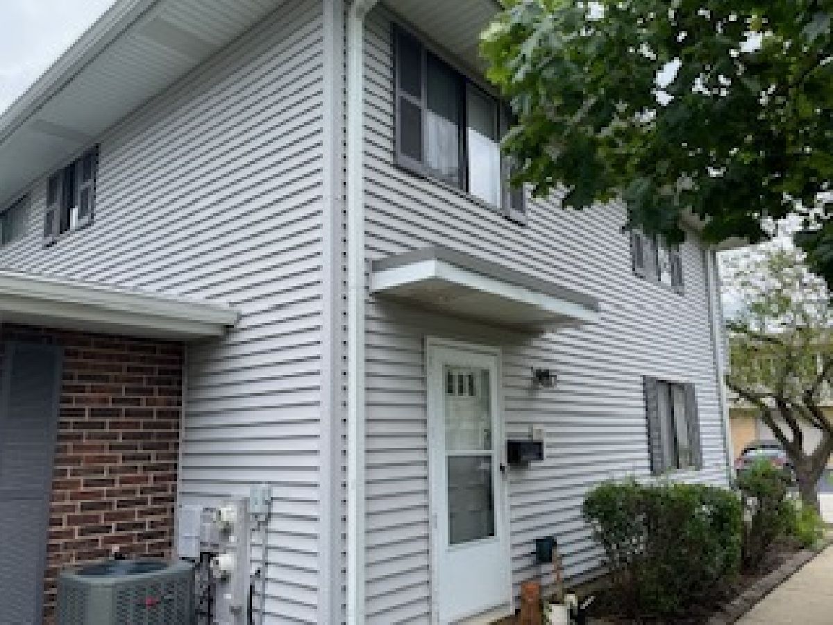 Condos & Townhomes Rented Weathersfield Lake Schaumburg Illinois, 308 Whidah