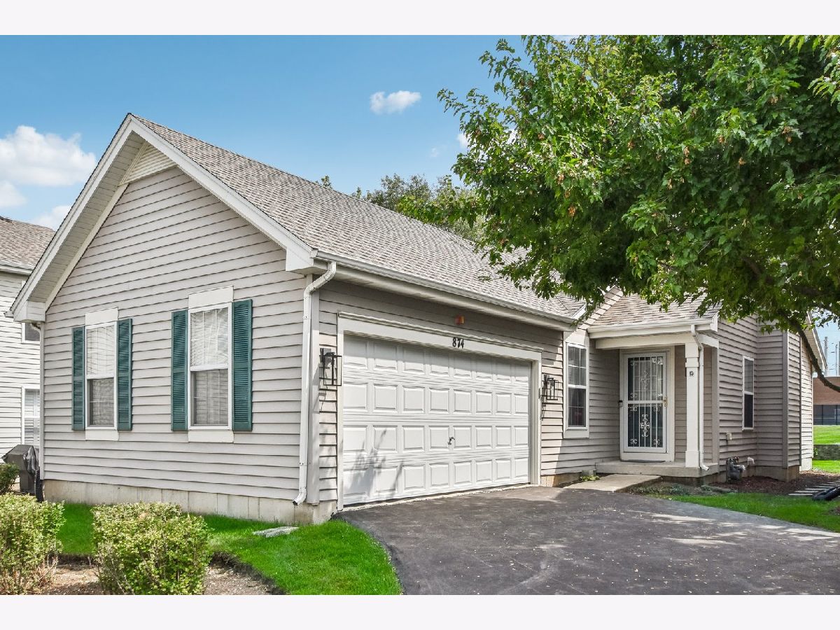 Homes & Townhomes & Condos Sold Wicklow Village Lake Zurich Illinois, 874 March