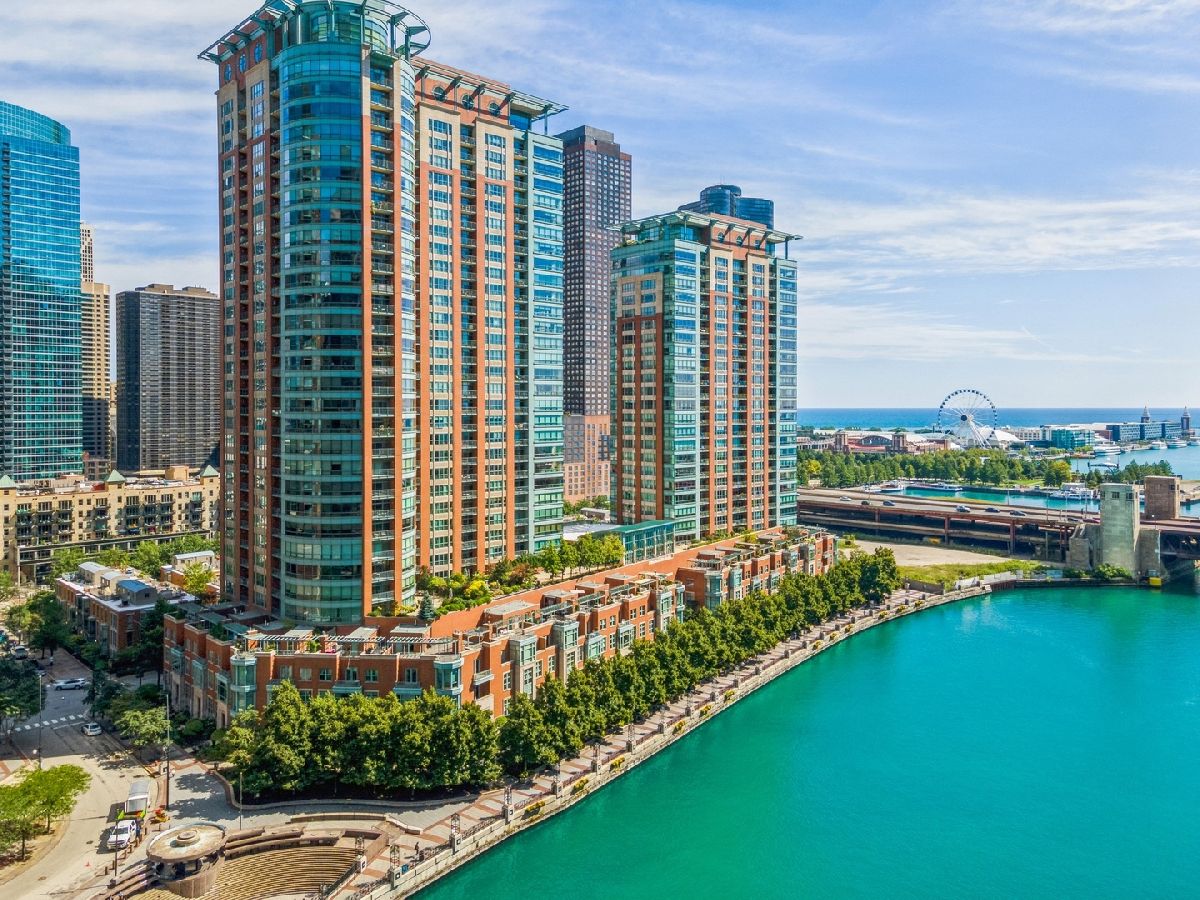 Condos & Townhomes Sold Riverview Condominiums Chicago Illinois, 415 North Water