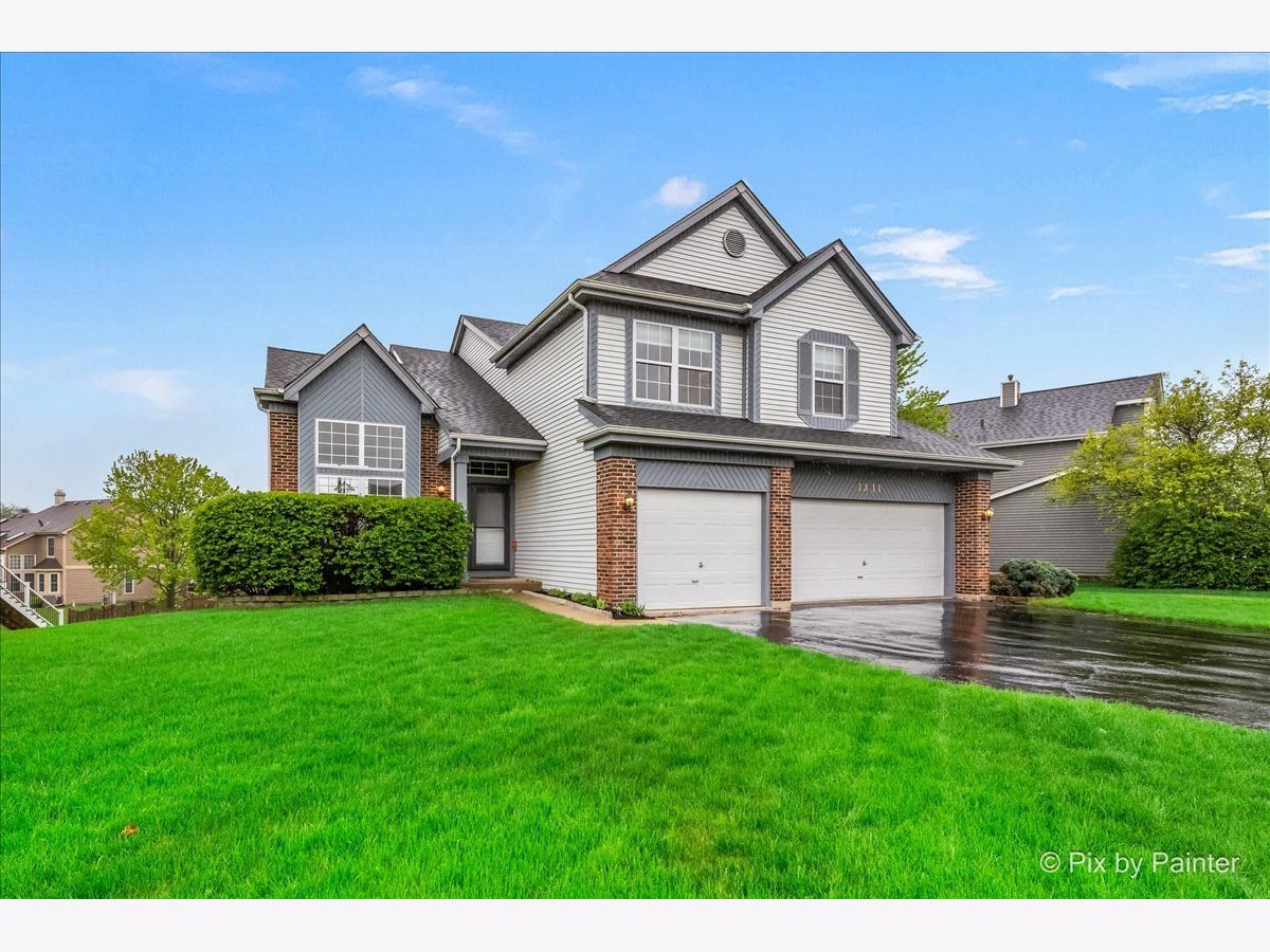 Homes & Townhomes & Condos Sold Fairfax Silvercrest Bartlett Illinois, 1311 Blackhawk