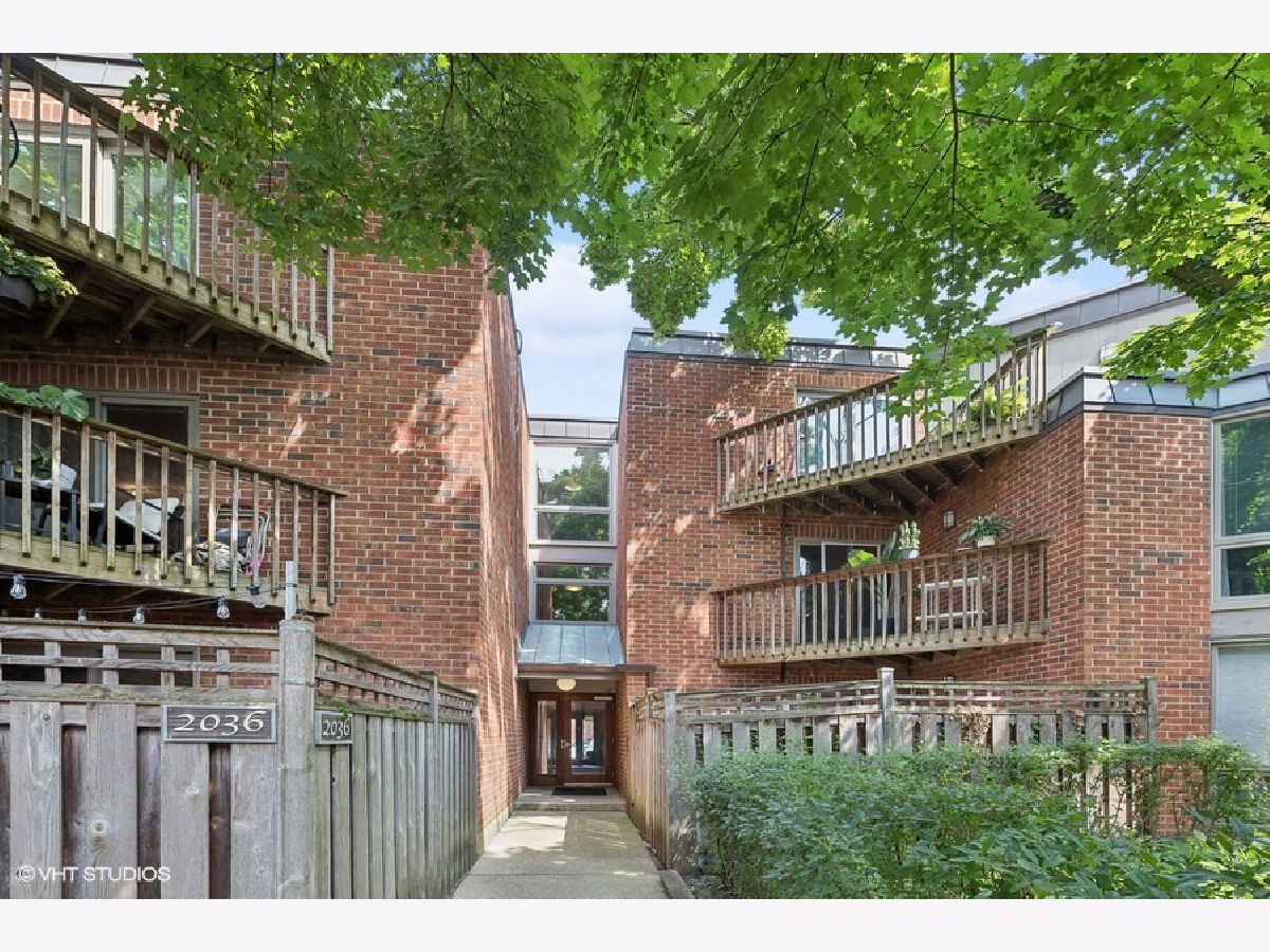 Condos & Townhomes Sold Oz Park Gardens Chicago Illinois, 2036 Larrabee