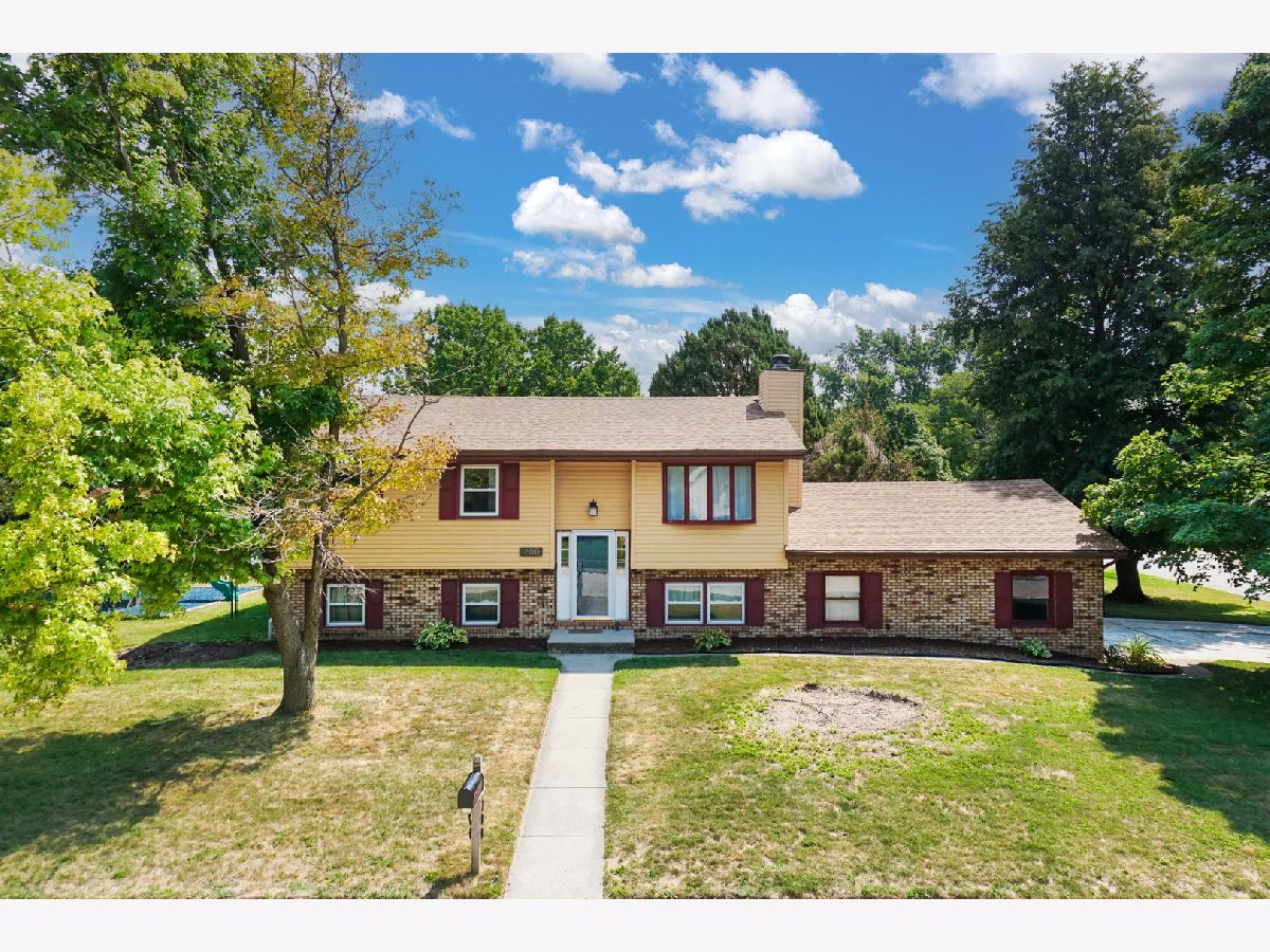Homes & Condos & Townhomes Sold Pleasant Hills N. Normal Illinois, 200 Bentley