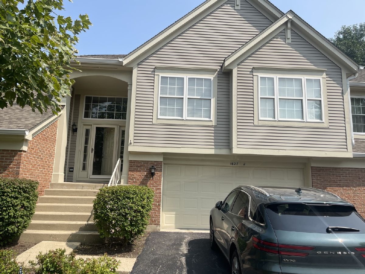 Townhomes & Condos & Homes Rented Fairfax Commons Silvercrest Bartlett Illinois, 1607 Camberley