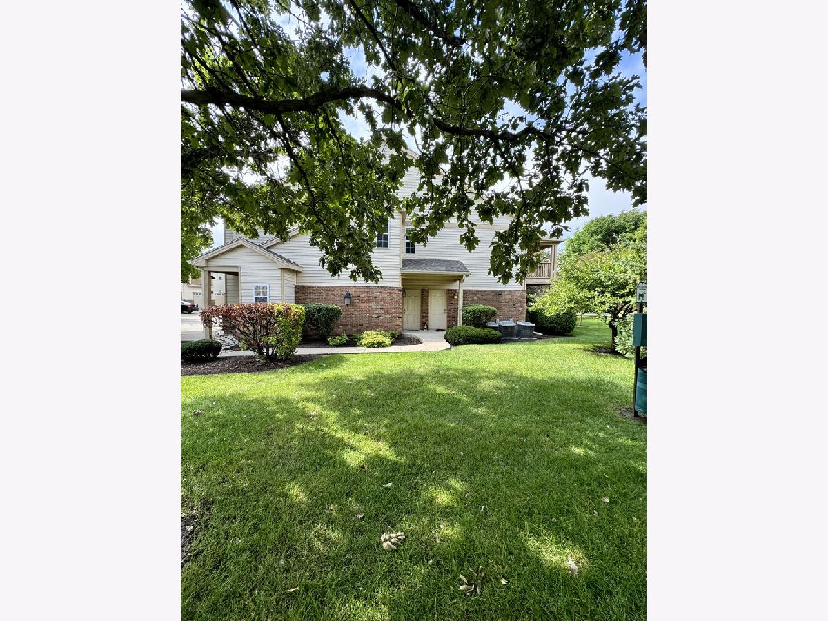 Condominiums & Homes Sold Turnberry Ridge Champaign Illinois, 3846 Thornhill