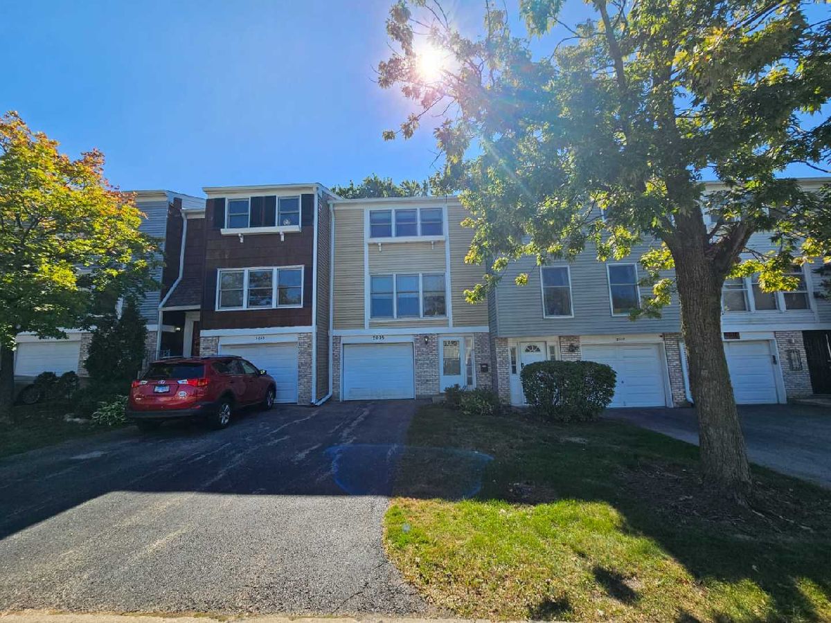 Townhomes & Condos Rented Sheffield Towne Schaumburg Illinois, 2015 Oxford