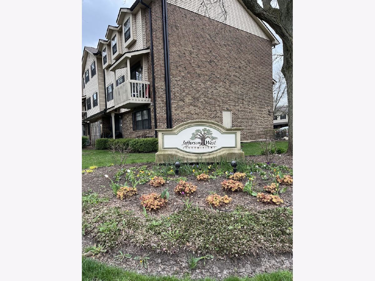Condos & Townhomes Rented Jefferson West Naperville Illinois, 1500 Jefferson