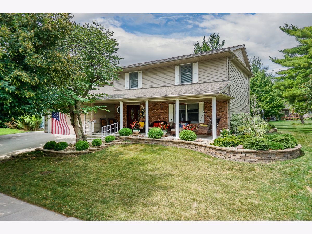 Homes & Condos & Townhomes Sold Oakridge Bloomington Illinois, 601 Cheshire