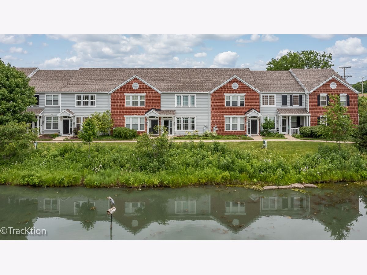 Homes & Townhomes Sold Farmington Lakes Oswego Illinois, 213 Springbrook