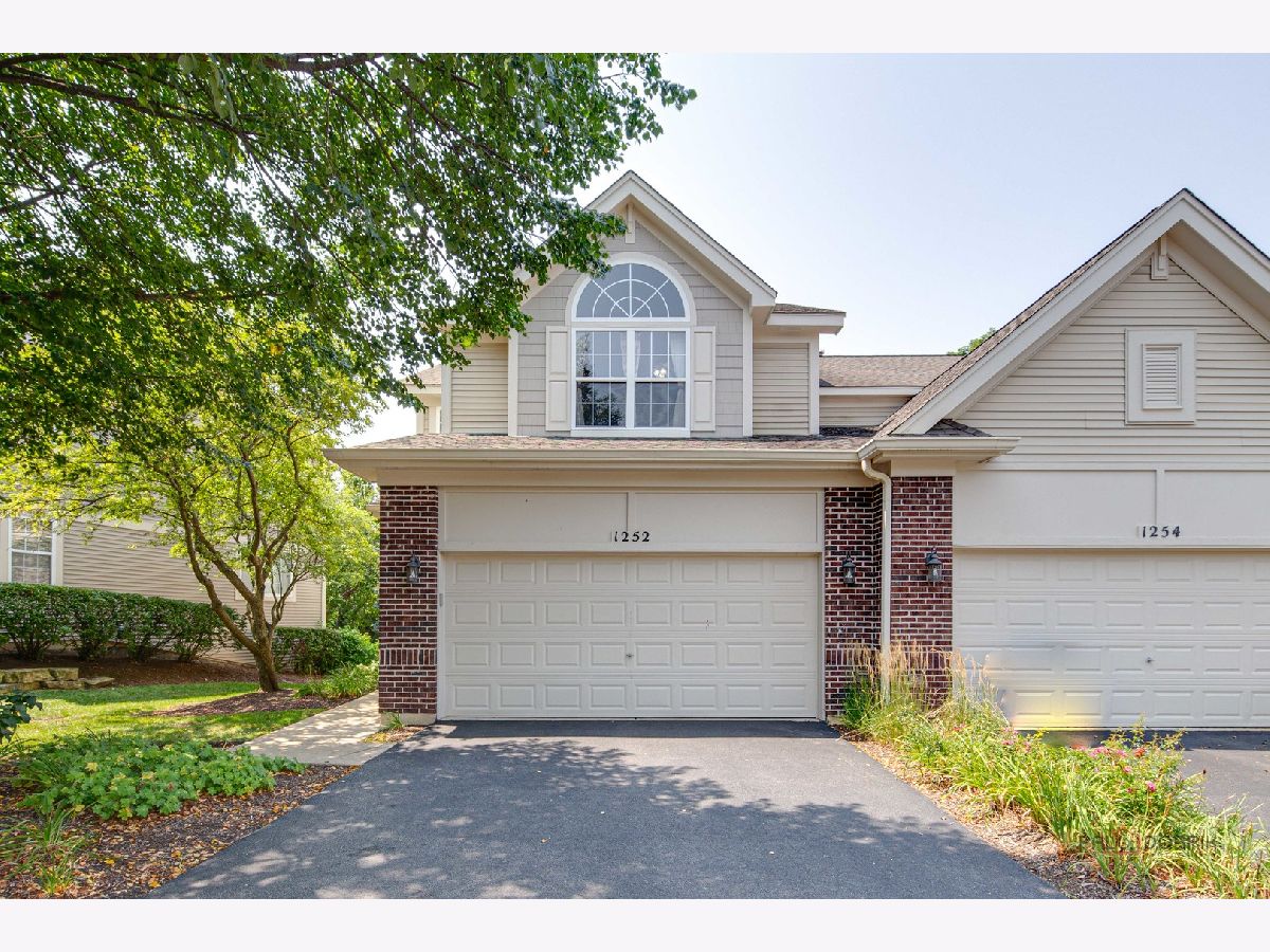 Homes & Townhomes & Condos Rented Stonebridge Aurora Illinois, 1252 Townes