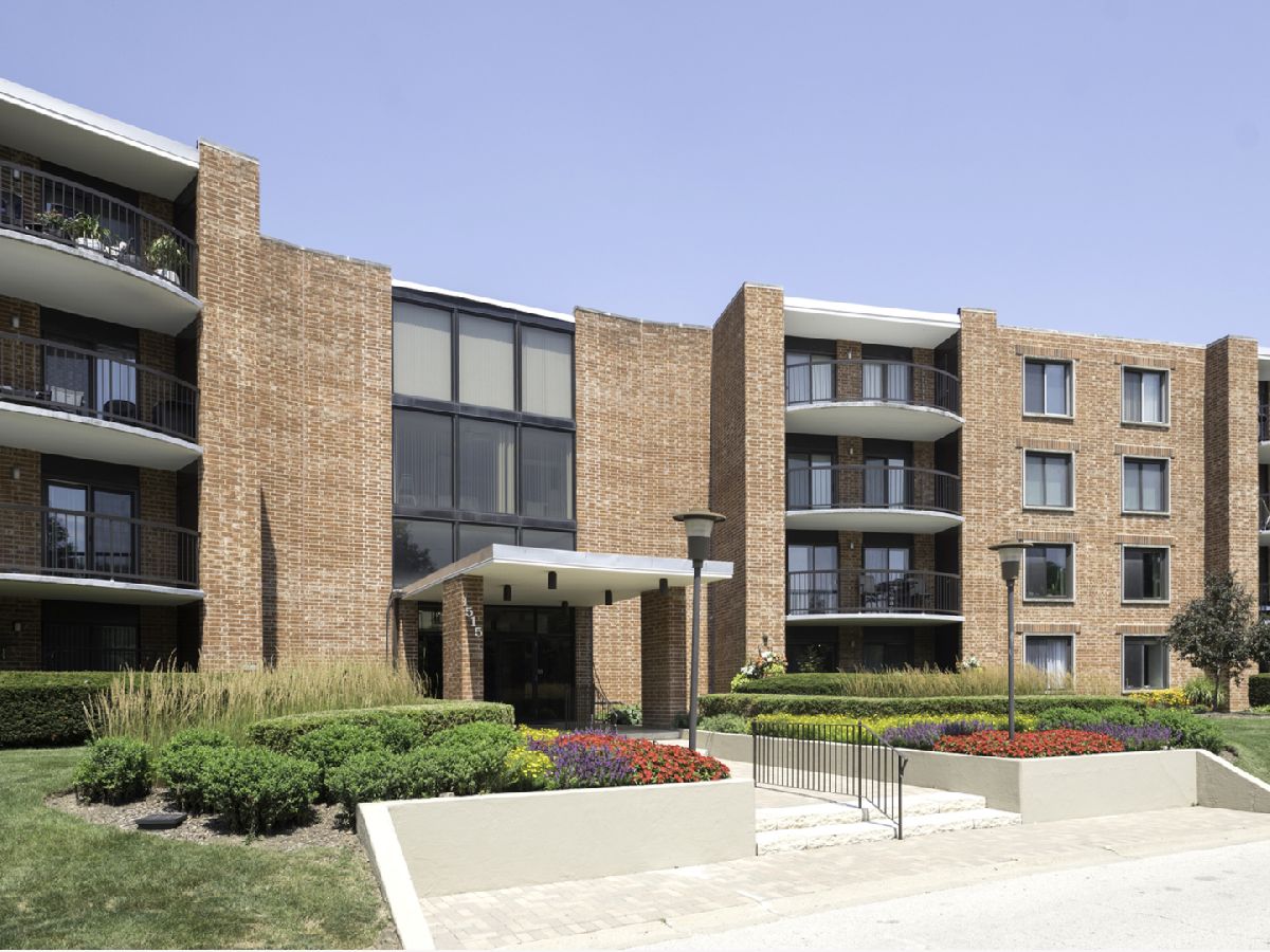 Condominiums Rented Dana Point Arlington Heights Illinois, 1515 Central