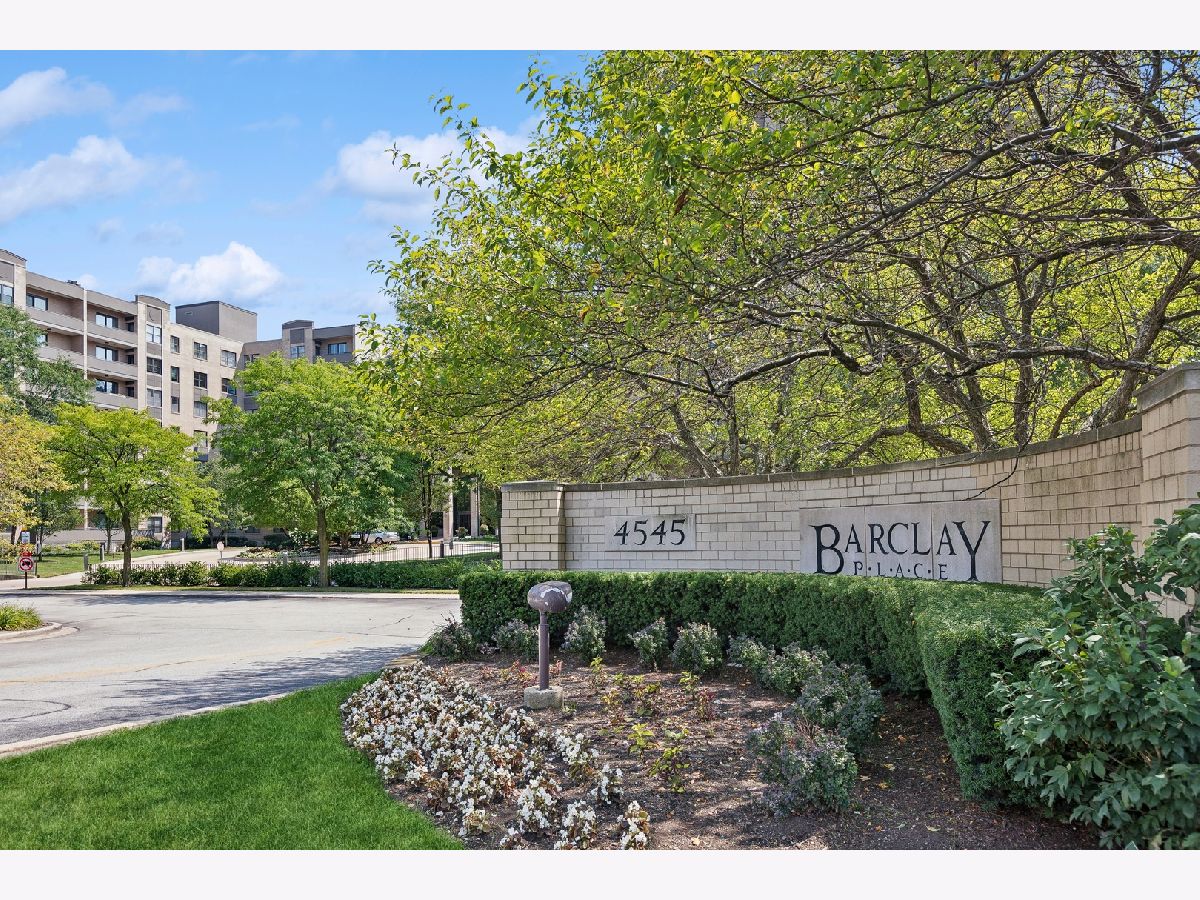 Condominiums Sold Barclay Place Lincolnwood Illinois, 4545 Touhy