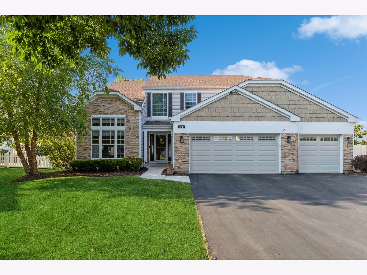 Homes & Townhomes Sold Wing Pointe Huntley Illinois, 10880 Great Plaines