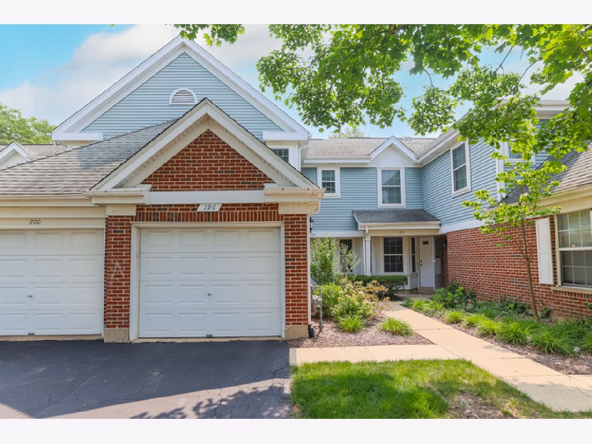 Homes & Townhomes & Condos Rented Old Farm Village Buffalo Grove Illinois, 196 White Branch